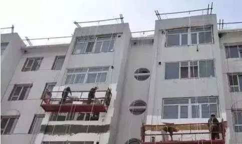 外墙保温面层砂浆泛白原因及防范措施！